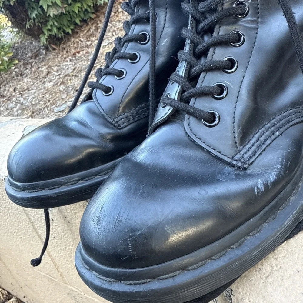 Dr Martens Doc Martens Boots 8L 7M BLACK SMOOTH‎ COMBAT SCRATCHES 1460 MONO